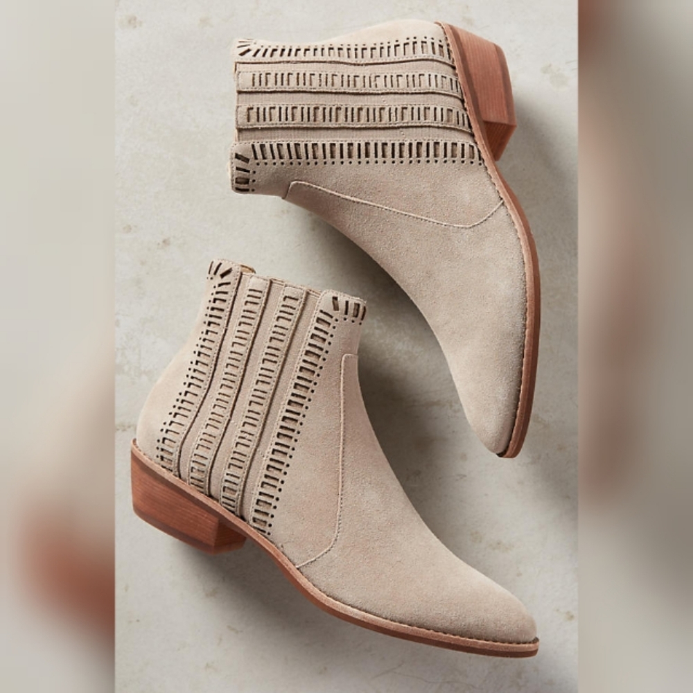Anthro Miss Albright Felina Suede Tan Booties